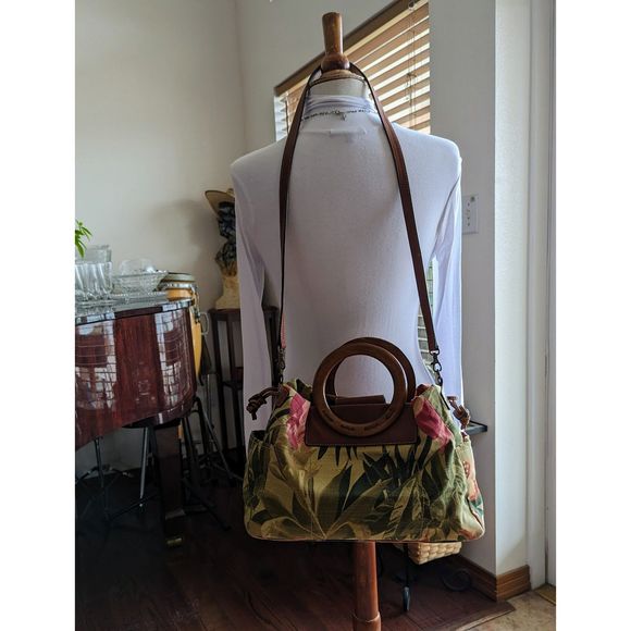 Fossil flower canvas/leather with wooden handle handbag - Picture 12 of 13